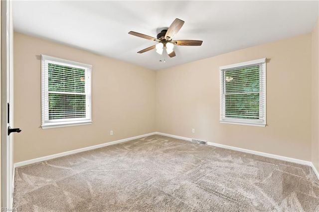 4404 Eagles Nest Drive, Winston-salem, NC 27127