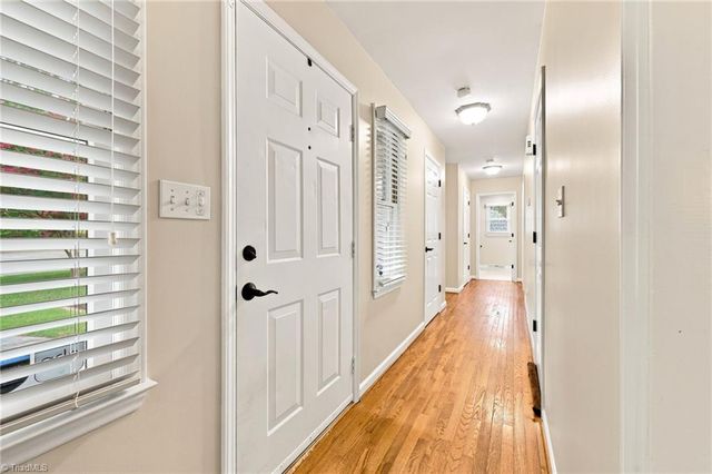 4404 Eagles Nest Drive, Winston-salem, NC 27127