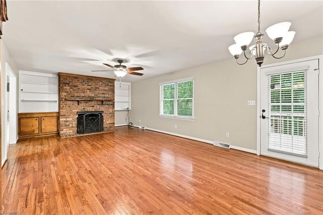 4404 Eagles Nest Drive, Winston-salem, NC 27127