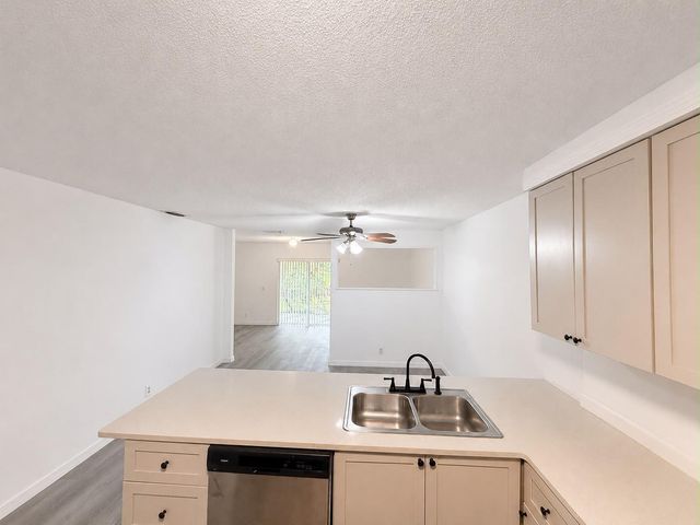 4261 NW 114th Terrace, Coral Springs, FL 33065