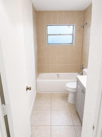 4261 NW 114th Terrace, Coral Springs, FL 33065
