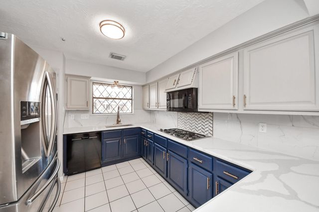 8014 Green Devon Drive, Houston, TX 77095