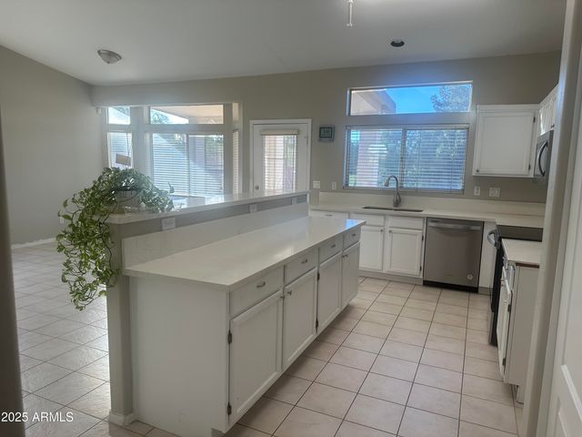 1755 W ASPEN Avenue, Gilbert, AZ 85233