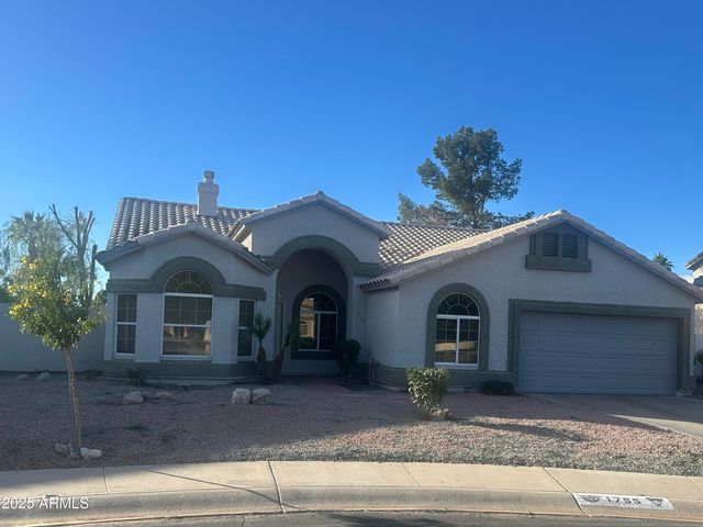1755 W ASPEN Avenue, Gilbert, AZ 85233