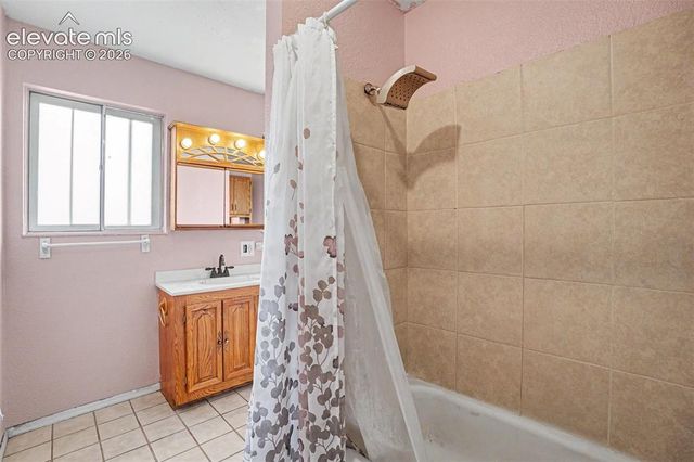 1915 Sussex Lane, Colorado Springs, CO 80909