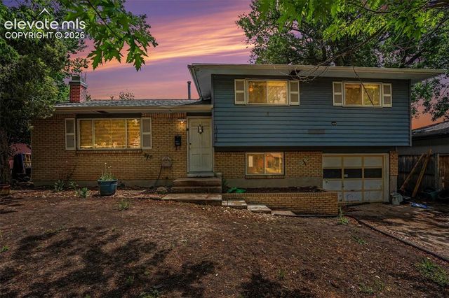 1915 Sussex Lane, Colorado Springs, CO 80909