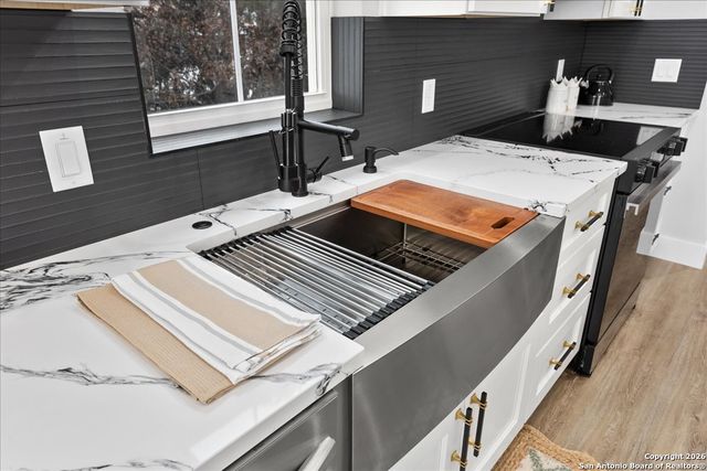 1190 Fernwood, Fischer, TX 78623