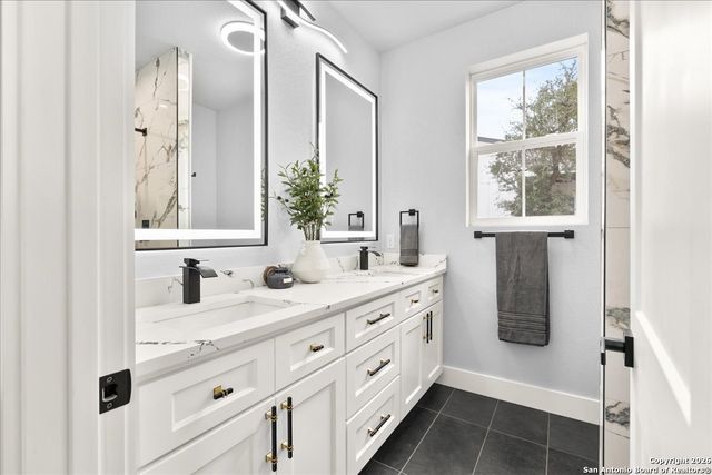 1190 Fernwood, Fischer, TX 78623