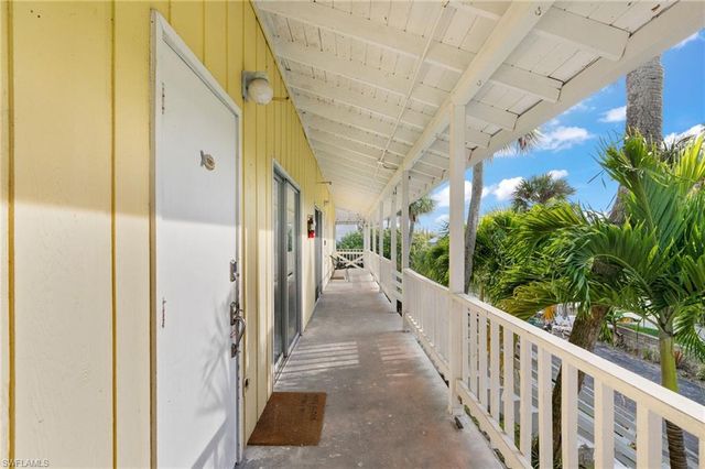 1360 Chesapeake AVE, Naples, FL 34102