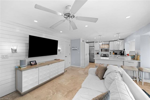 1360 Chesapeake AVE, Naples, FL 34102