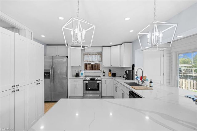 1360 Chesapeake AVE, Naples, FL 34102