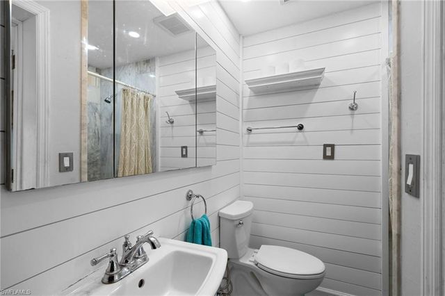 1360 Chesapeake AVE, Naples, FL 34102