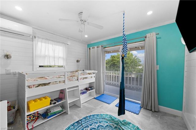 1360 Chesapeake AVE, Naples, FL 34102