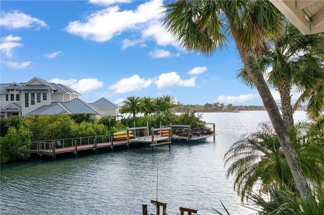 1360 Chesapeake AVE, Naples, FL 34102