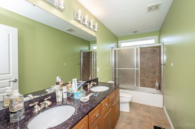 1379 Shaker Run Boulevard, Turtle Creek Twp, OH 45036