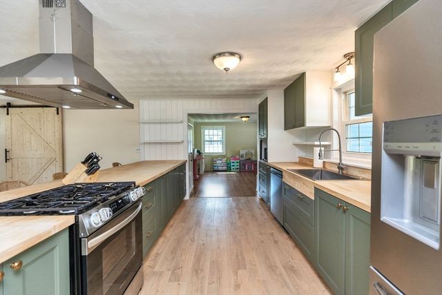 1 Derringer Rd, Chelmsford, MA 01824