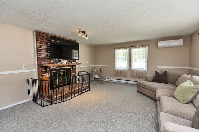 1 Derringer Rd, Chelmsford, MA 01824