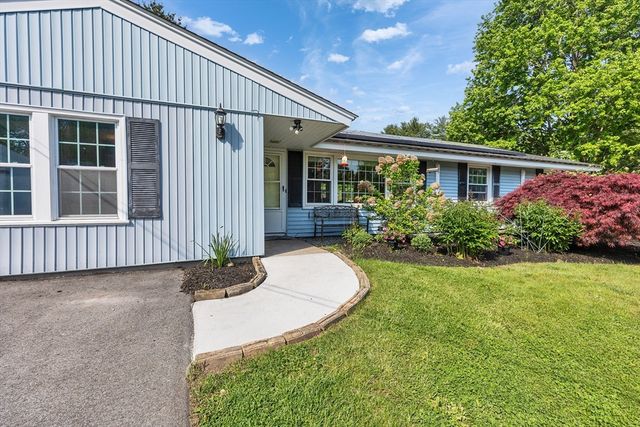 1 Derringer Rd, Chelmsford, MA 01824