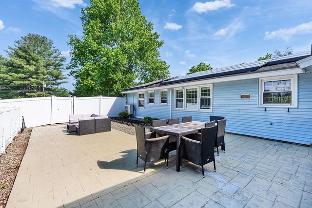 1 Derringer Rd, Chelmsford, MA 01824