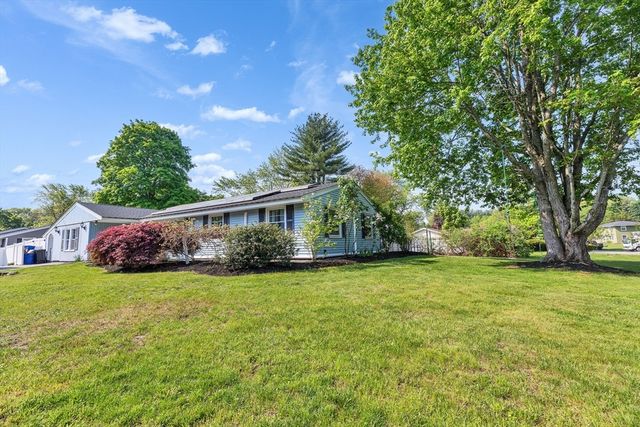 1 Derringer Rd, Chelmsford, MA 01824