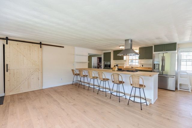 1 Derringer Rd, Chelmsford, MA 01824