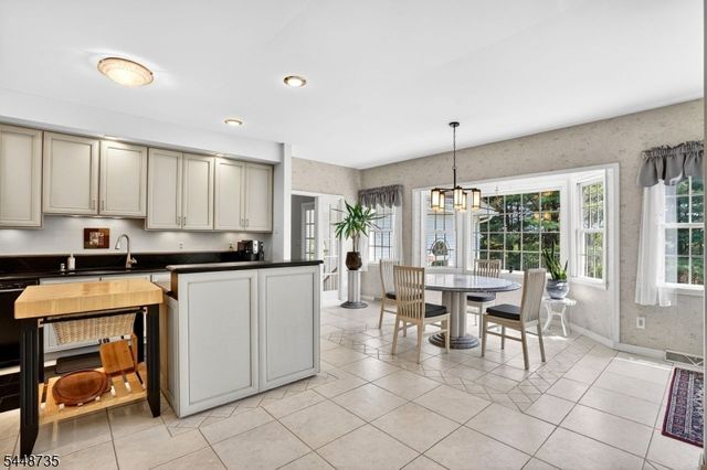 905 Kip Ln, Branchburg Twp., NJ 08853