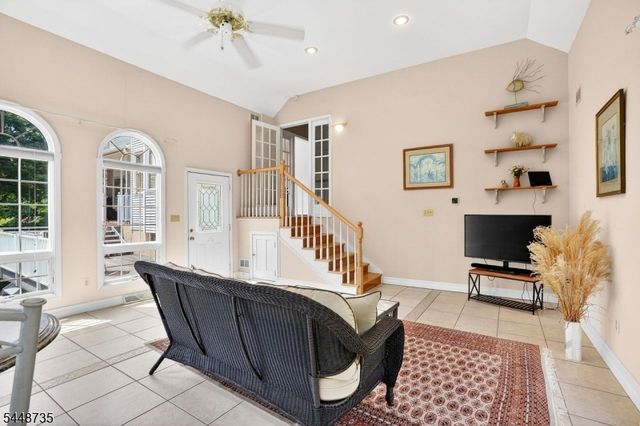905 Kip Ln, Branchburg Twp., NJ 08853