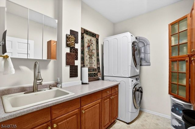 905 Kip Ln, Branchburg Twp., NJ 08853