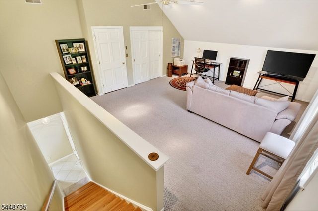 905 Kip Ln, Branchburg Twp., NJ 08853