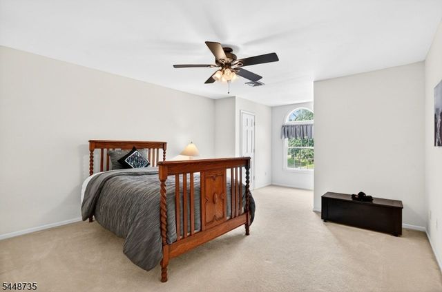 905 Kip Ln, Branchburg Twp., NJ 08853