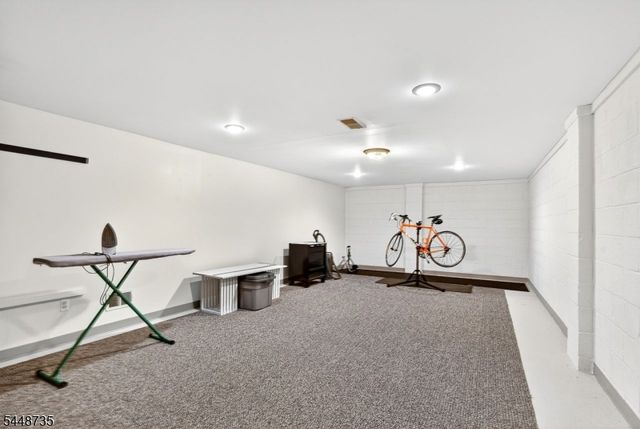 905 Kip Ln, Branchburg Twp., NJ 08853