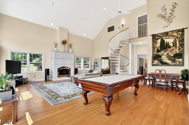 905 Kip Ln, Branchburg Twp., NJ 08853