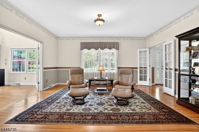 905 Kip Ln, Branchburg Twp., NJ 08853