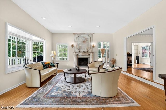 905 Kip Ln, Branchburg Twp., NJ 08853