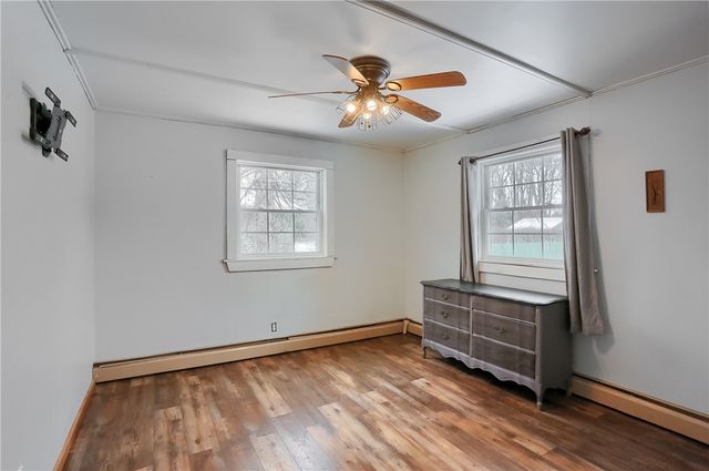 16 Birch Dr, Hempfield Twp, PA 16125