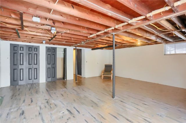 16 Birch Dr, Hempfield Twp, PA 16125