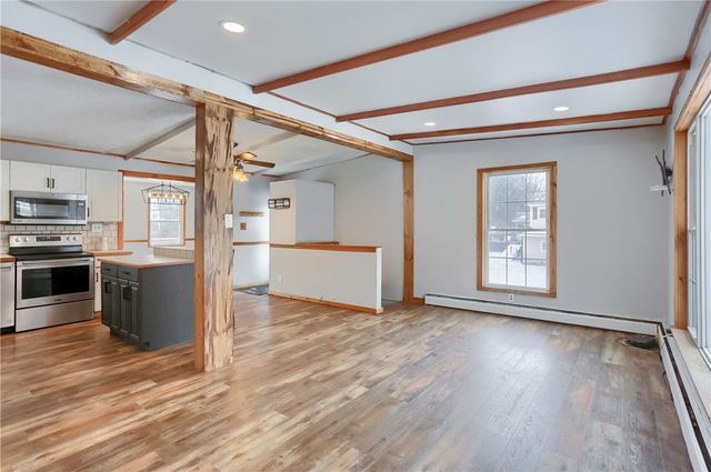 16 Birch Dr, Hempfield Twp, PA 16125