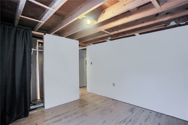 16 Birch Dr, Hempfield Twp, PA 16125