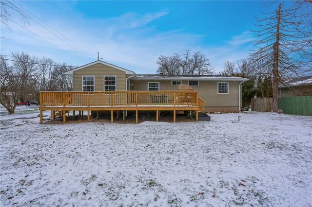 16 Birch Dr, Hempfield Twp, PA 16125