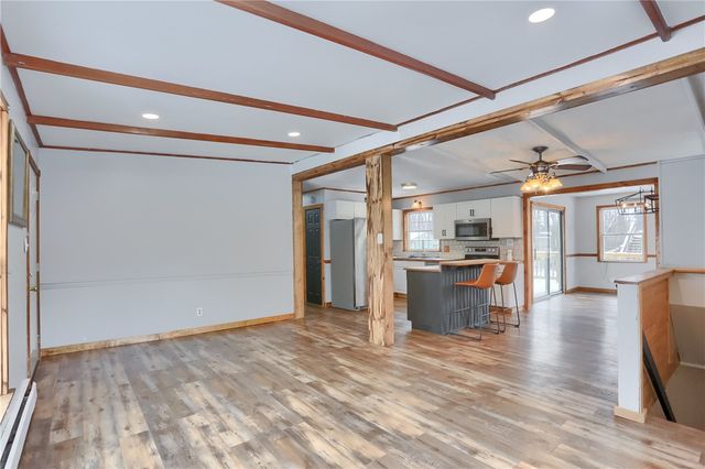 16 Birch Dr, Hempfield Twp, PA 16125