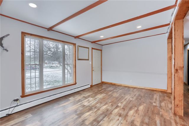 16 Birch Dr, Hempfield Twp, PA 16125