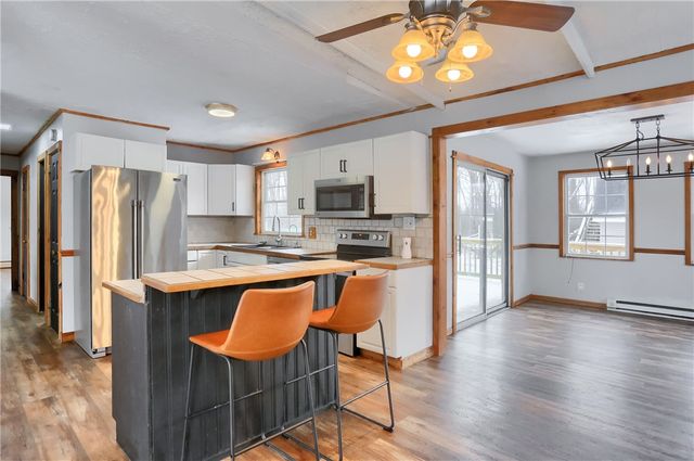 16 Birch Dr, Hempfield Twp, PA 16125