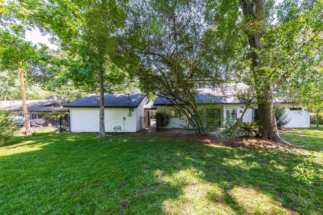 1302 Mustang Trail, Houston, TX 77339