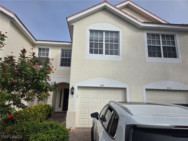 977 Hampton CIR 118, Naples, FL 34105