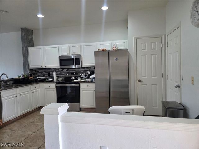 977 Hampton CIR 118, Naples, FL 34105