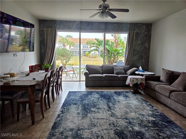 977 Hampton CIR 118, Naples, FL 34105