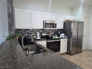 977 Hampton CIR 118, Naples, FL 34105