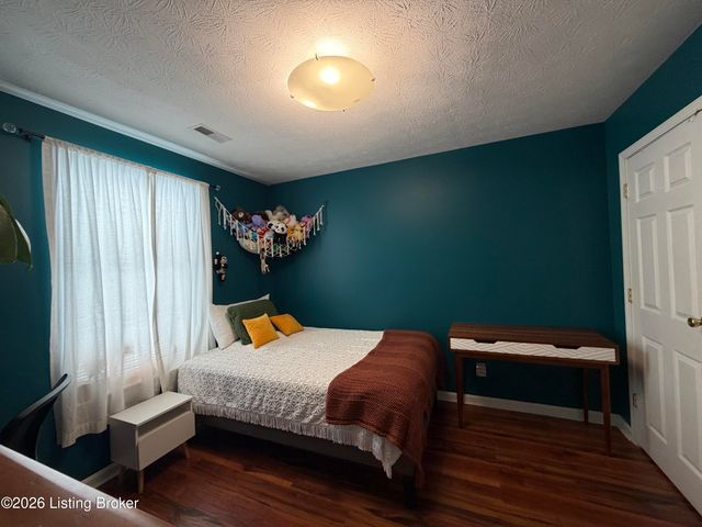 6516 Cottagemeadow Dr, Louisville, KY 40218