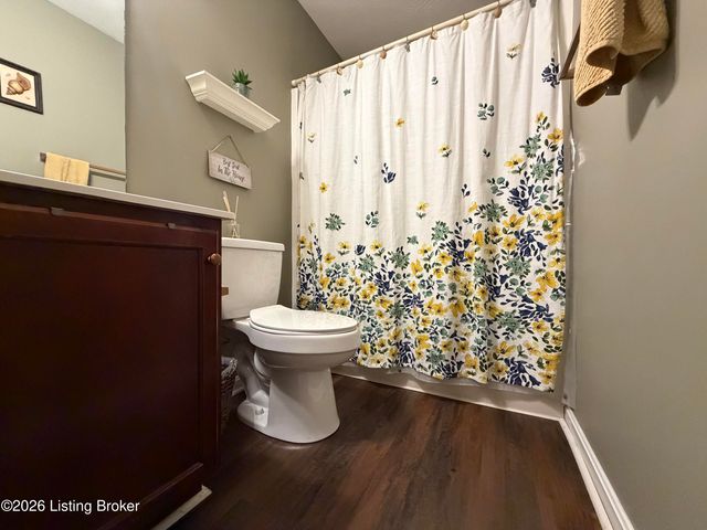 6516 Cottagemeadow Dr, Louisville, KY 40218