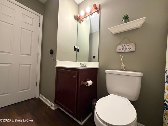 6516 Cottagemeadow Dr, Louisville, KY 40218